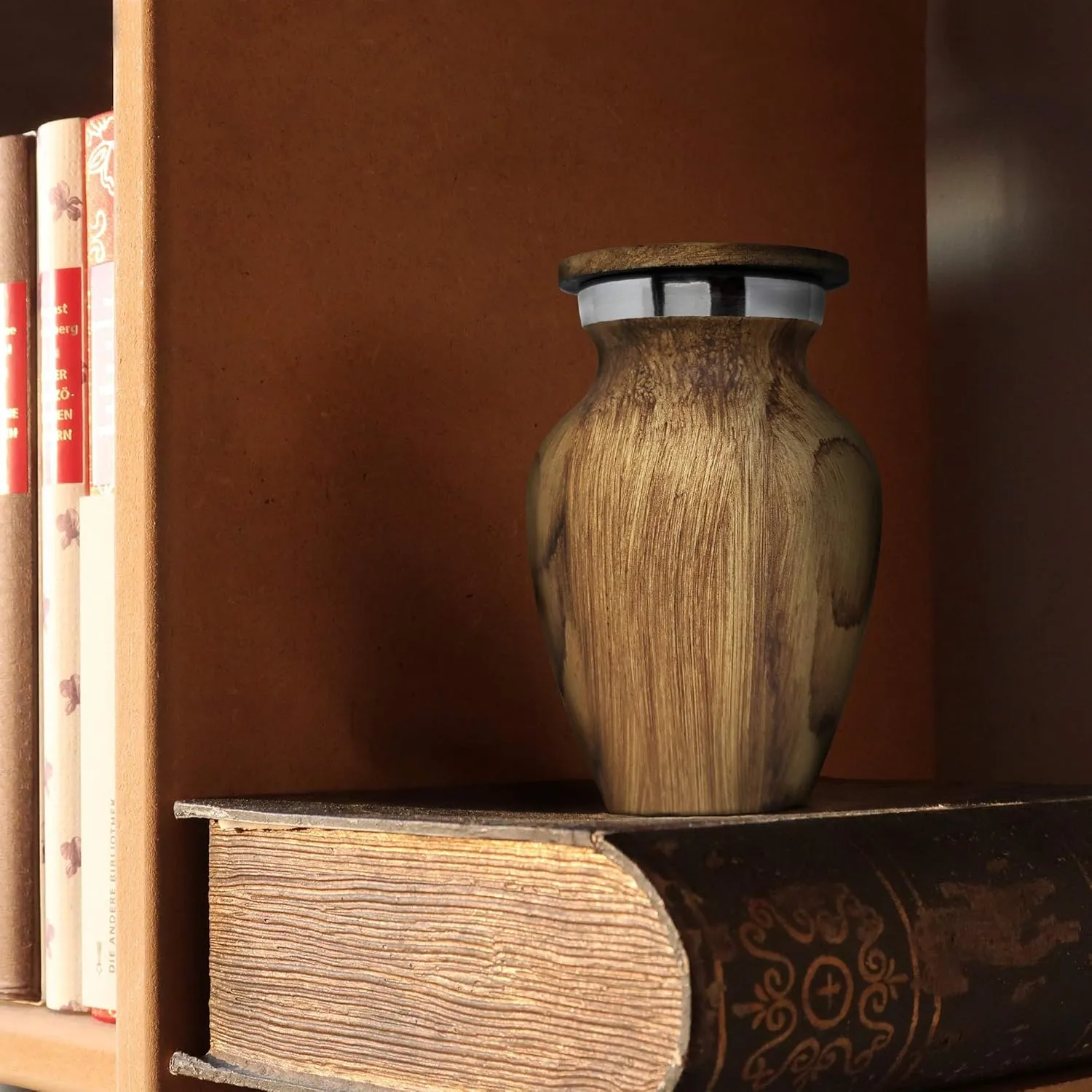 Small Wood Grain Keepsake Urn for Human Ashes - Mini Memorial Cremation Urn - Elegant Little Urns for Ashes - Keepsake Urns for Human Ashes - Perfect Tribute for Loved Ones (Oak)