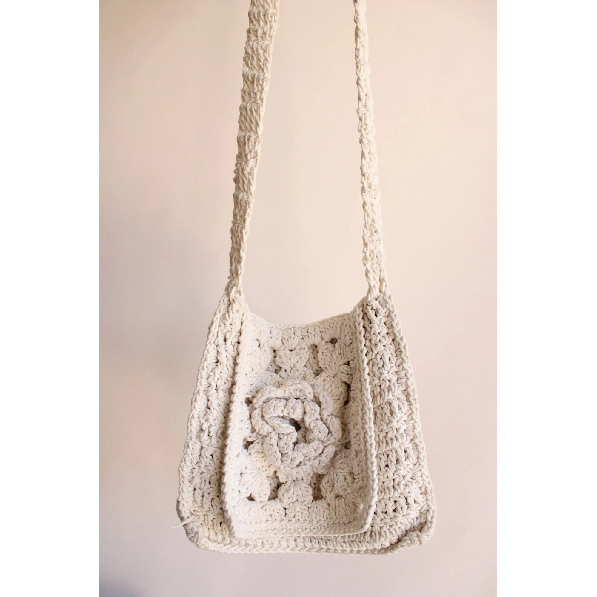 Vintage 1960s 1970s White Crochet Bag